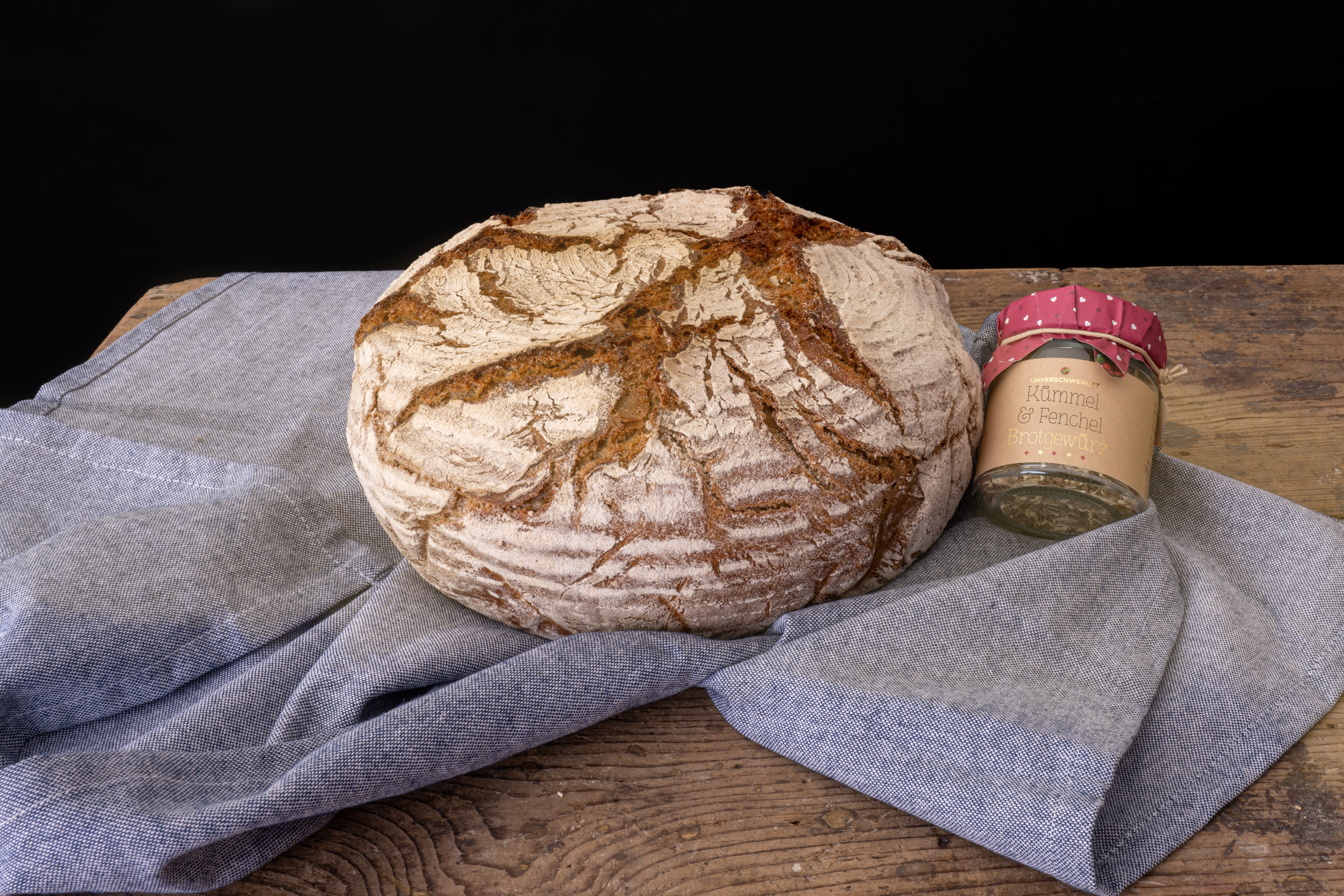 Einfaches Unverschwendet Brot mit geretten Gewürzen